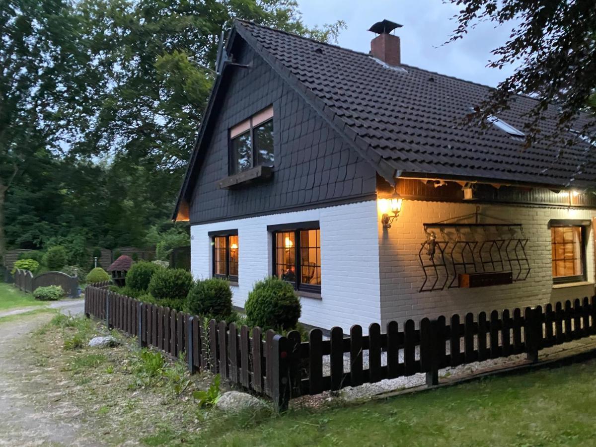 Ferienwohnung zwischen Wald und See Jever Exterior foto